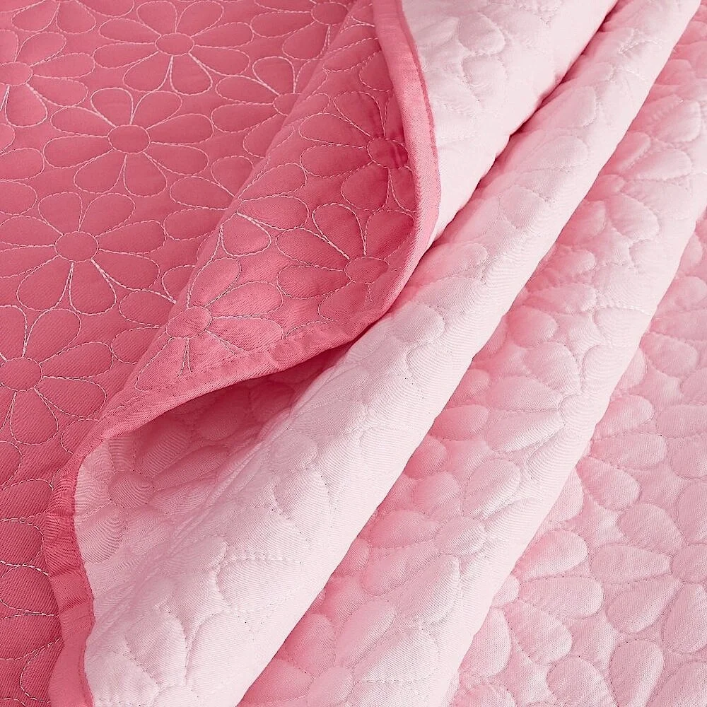 Reversible Embroidered Daisy Design 2 Piece Twin Quilt Set Pink & White NEW
